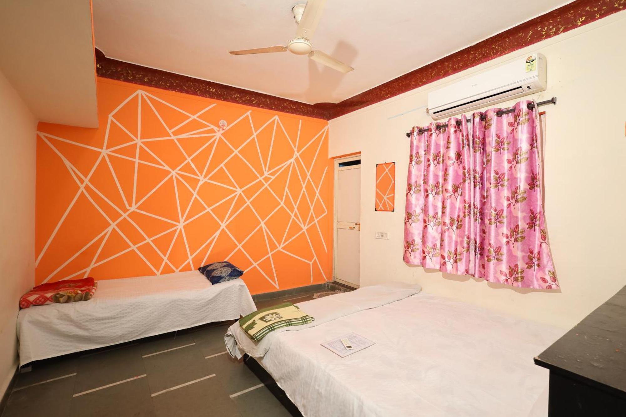 Rai Guest House Ujjain Ngoại thất bức ảnh