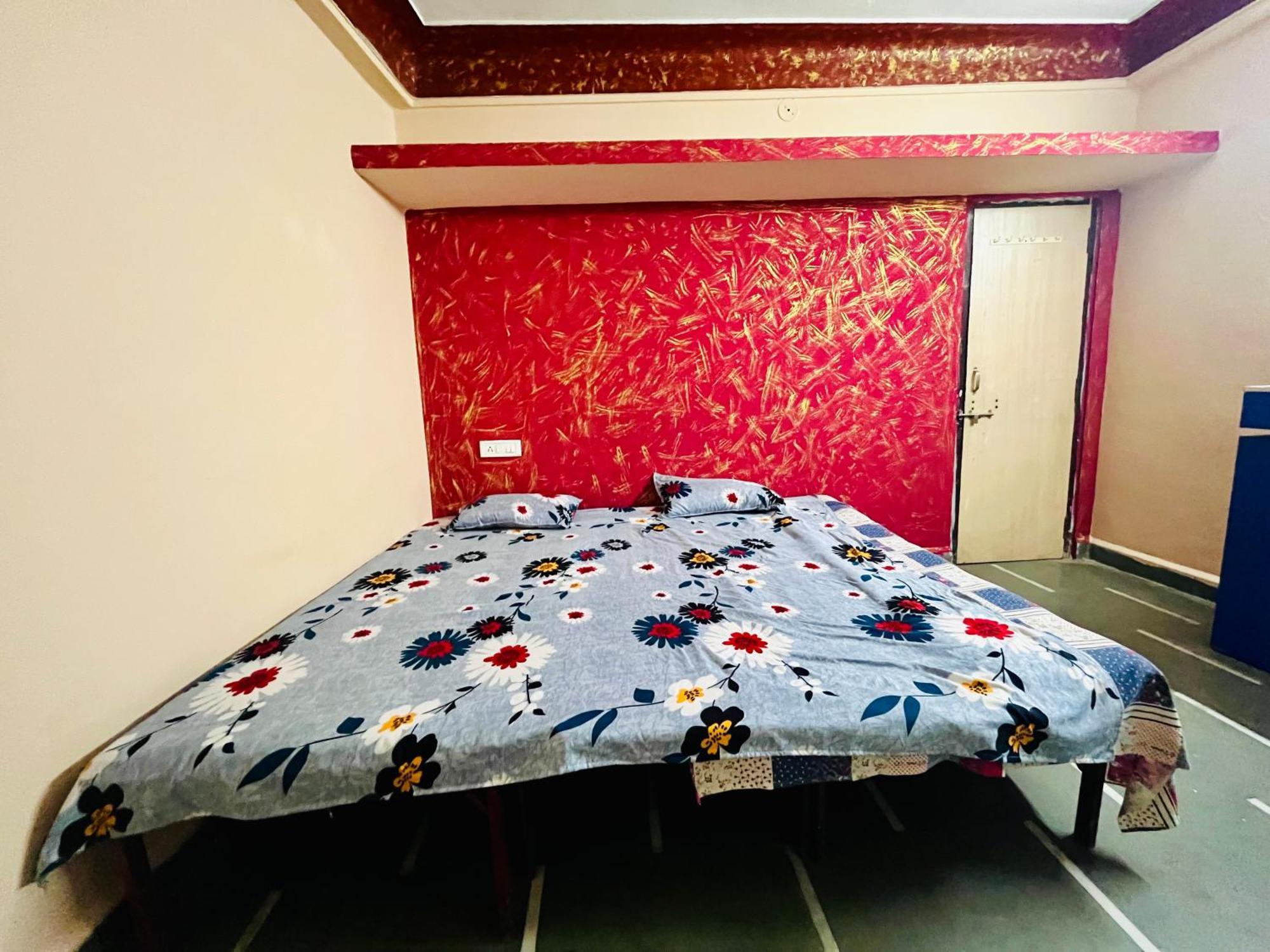 Rai Guest House Ujjain Ngoại thất bức ảnh