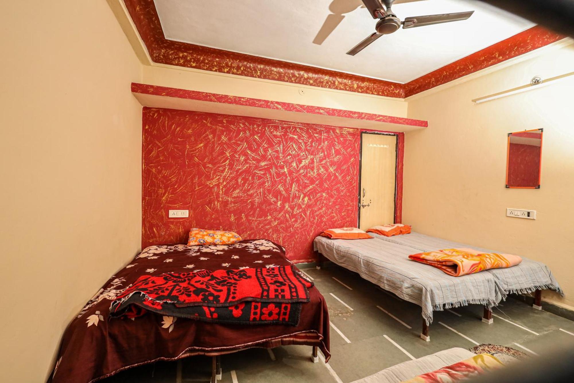 Rai Guest House Ujjain Ngoại thất bức ảnh